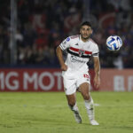 Bahia acerta compra de meia uruguaio do São Paulo por R$ 16 milhões