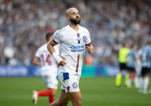 Bahia encaminha a venda do meia Thaciano ao Santos, diz site