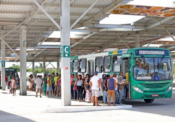 IPCA-15 supera projeções e sobe 0,11%, após alta de alimentos e reajustes nas tarifas de ônibus