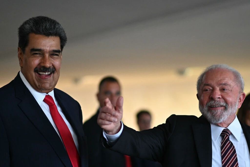 Governo Lula quer manter diálogo com regime de Maduro