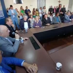 José Ronaldo começa trabalho logo após a posse e anuncia novos secretários