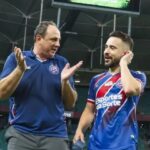 Rogério Ceni e mais sete jogadores encerram contrato com o Bahia ao fim de 2025