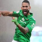 Bahia reforça o ataque e fecha a contratação do centroavante Willian José