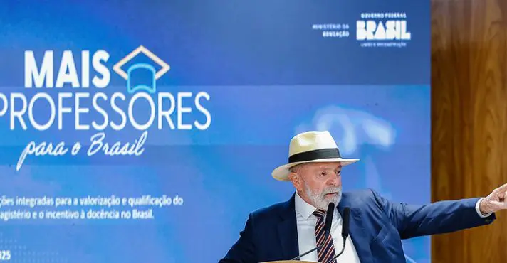 Lula diz que ser professor no Brasil é ‘um risco’