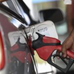 Acelen anuncia reajuste de 3,2% no preço da gasolina para distribuidoras na Bahia