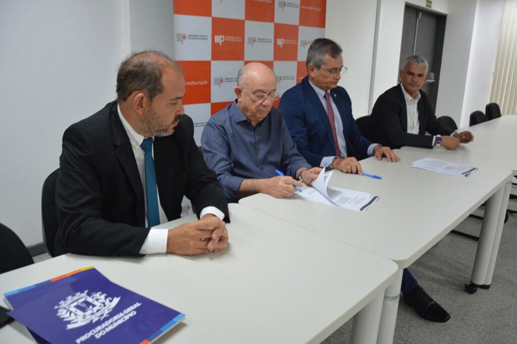 Prefeitura e Ministério Público assinam TAC para antecipação do pagamento dos precatórios do Fundef