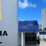 Suspeita de envolvimento na morte de jovem de 18 anos é presa em Feira