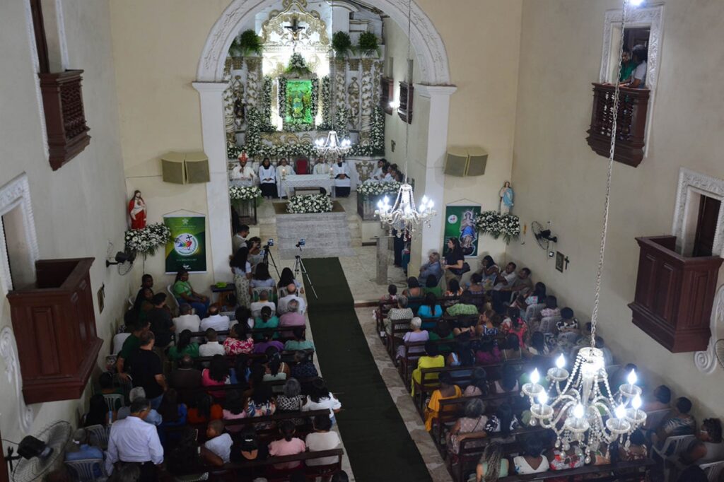 José Ronaldo destaca importância da fé na Festa de Nossa Senhora dos Humildes