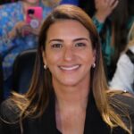 Roberta Roma assina pedido de impeachment de Lula