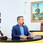 Vereador Galeguinho SPA propõe proibição da criação de pássaros em gaiolas em Feira de Santana