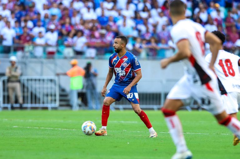 Vídeo: veja o lance anulado pelo árbitro que gerou revolta do Bahia