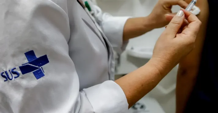 Anvisa barra atualização de vacina contra nova cepa da Covid-19