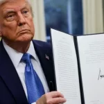 Trump anuncia tarifas de 25% sobre aço e alumínio, que afetam exportações do Brasil