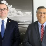 Defesa de Jair Bolsonaro quer impedimento de Dino e Zanin