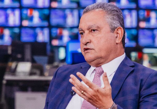 Rui Costa minimiza queda em pesquisas e aponta falha na comunicação do governo