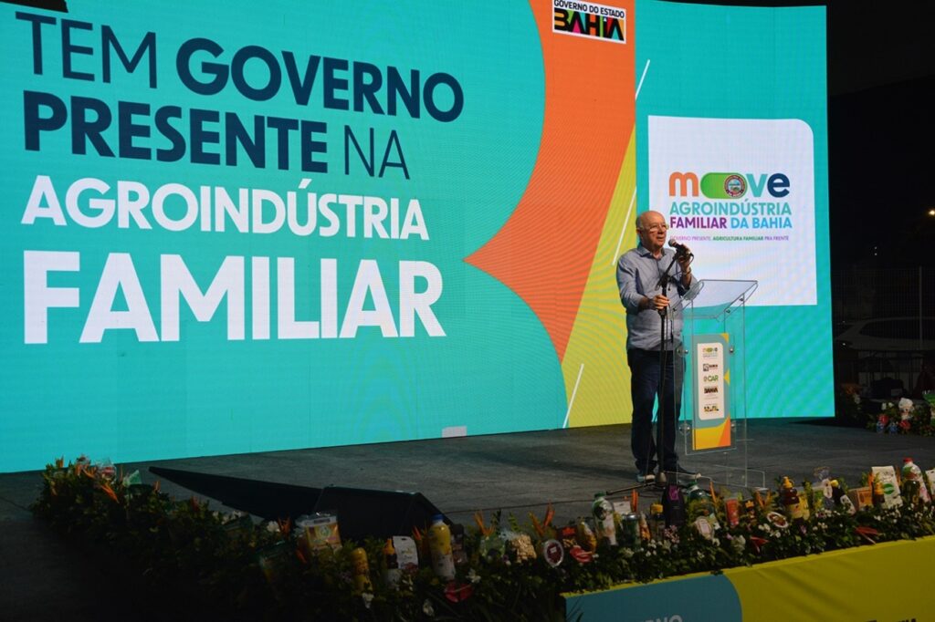 José Ronaldo participa da abertura de evento com 400 agroindústrias familiares em Feira