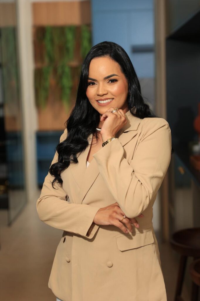 De estudante a empresária: A jornada de sucesso de uma farmacêutica formada pela UNEF