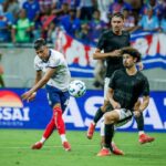 Bahia sai na frente, mas cede o empate ao Corinthians após expulsão na estreia do Brasileiro