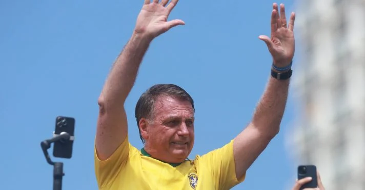 O acordo entre Bolsonaro e Kassab pela anistia aos presos do 8 de janeiro