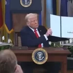 Trump encaminha fechamento do Departamento de Educação