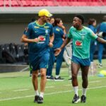 Seleção treina no DF antes de enfrentar a Argentina; Vini Jr é poupado
