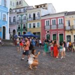 Bahia encerra alta temporada com recorde de turistas e impacto econômico