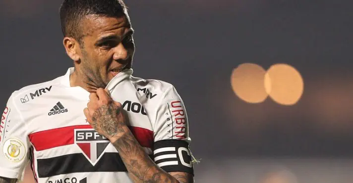 Justiça da Espanha absolve Daniel Alves de acusação de agressão sexual