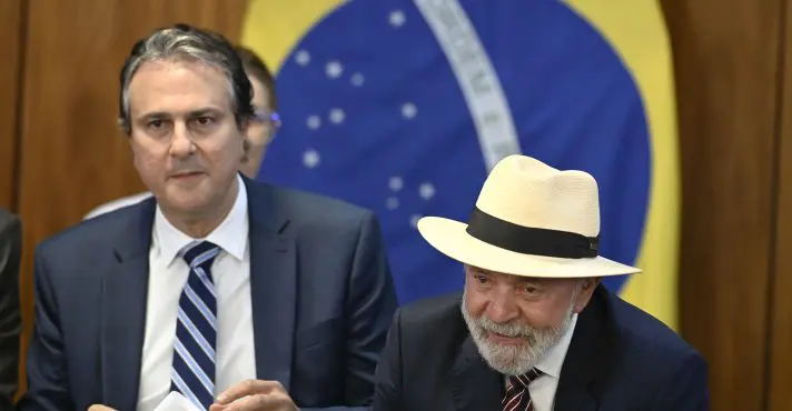 Governo Lula esconde dados de alfabetização