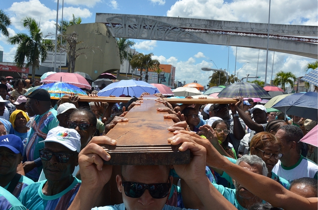 Demonstrações de fé e esperança marcam Caminhada do Perdão 2025