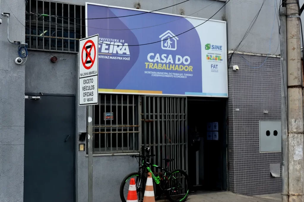 Seguro desemprego em fevereiro cai à metade na Casa do Trabalhador