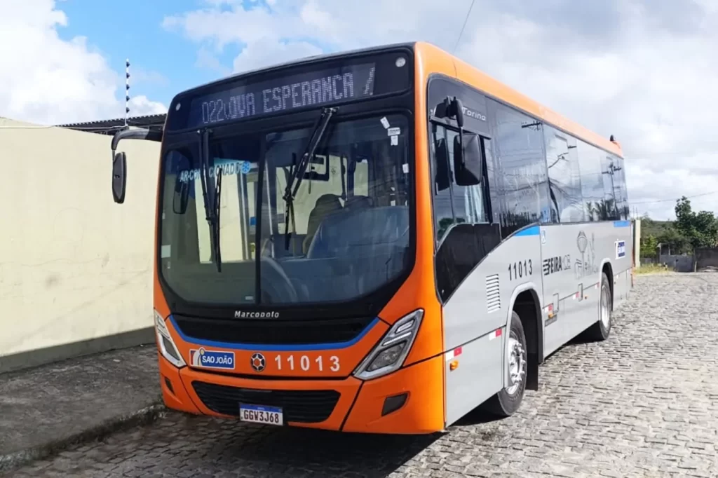 Entra em operação novo ônibus climatizado da empresa São João para atender ao bairro Nova Esperança