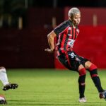 Vitória empata com o Grêmio e segue fora da zona de rebaixamento do Brasileirão