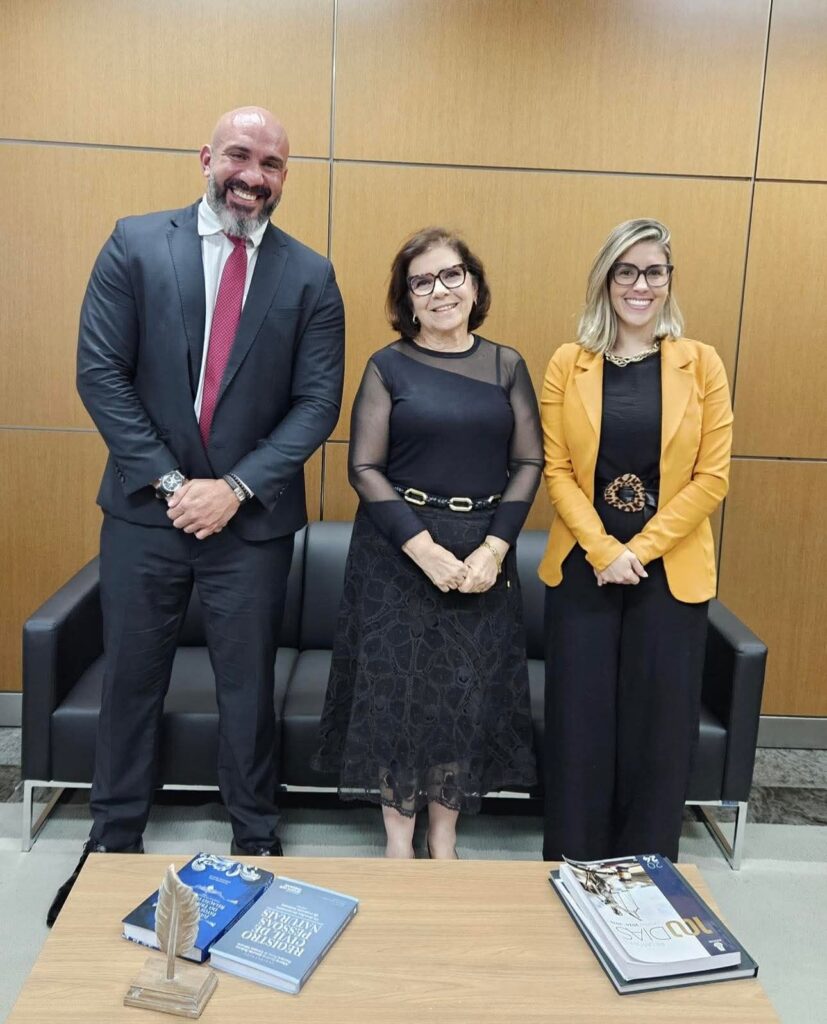 Presidentes da OAB Feira e da Comissão dos Juizados da OAB Bahia se reúnem com Corregedoria do Interior