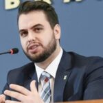PF manteve Filipe Martins preso para forçar delação, diz Bolsonaro