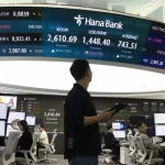 Com temor de recessão, bolsas têm quedas históricas no mundo