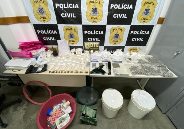 Polícia Civil desarticula laboratório de drogas e prende quatro suspeitos em Feira