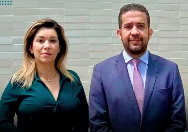 Ex-namorada acusa Janones de chantageá-la com fotos e vídeos íntimos