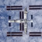 Na disputa pelo espaço, China lança missão tripulada