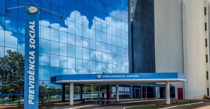 Congresso revogou lei antifraude de Bolsonaro que barrava esquema bilionário no INSS