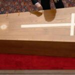 Francisco é sepultado em igreja que abriga o ‘berço’ de Jesus