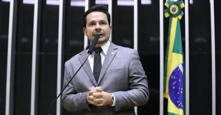 Projeto que limita poderes do TSE avança na CCJ da Câmara