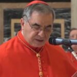 Condenado por corrupção, cardeal italiano desiste de participar do conclave
