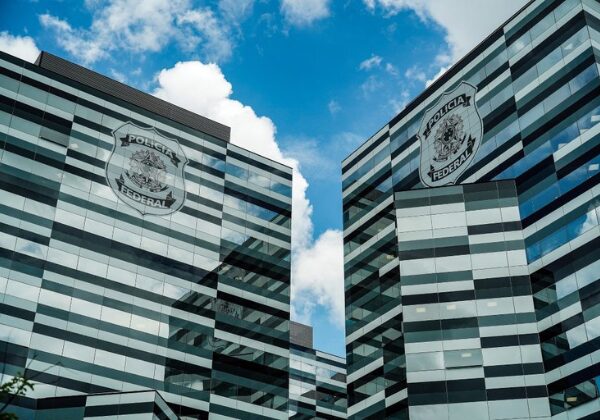 PF abre concurso com 192 vagas e salários de até R$ 11 mil; inscrições começam nesta terça