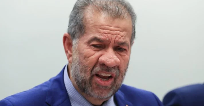 INSS: oposição consegue assinaturas para abrir ‘CPI do Roubo dos Aposentados’