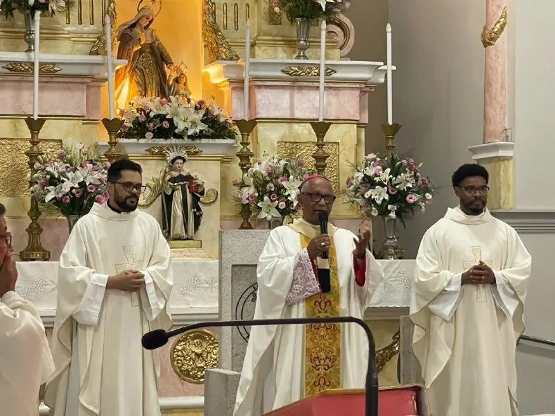 Fiéis de Feira de Santana participam de missa em sufrágio pelo Papa Francisco