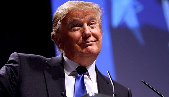 Donald Trump corta verba de rádios e TVs públicas nos EUA