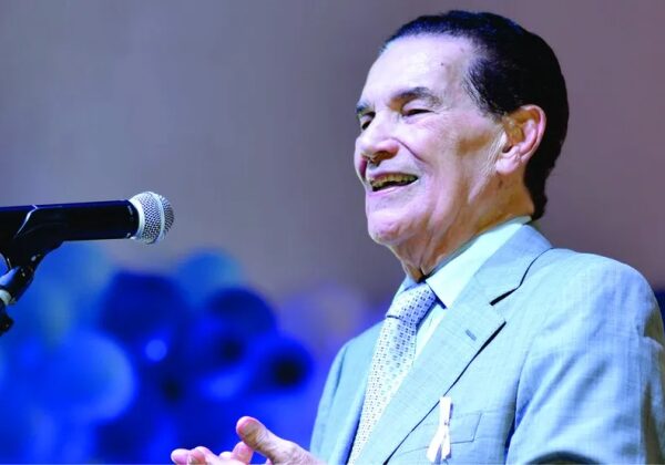 Morre Divaldo Franco, referência do espiritismo no Brasil, aos 98 anos