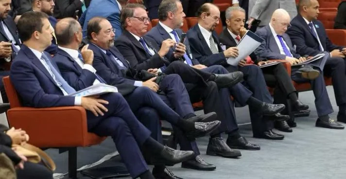 Defesa de Bolsonaro pede cancelamento de audiência com testemunhas no STF