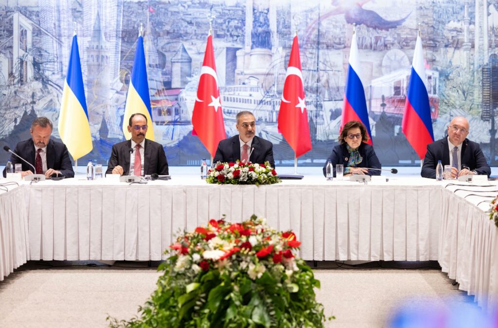Negociações de paz entre Rússia e Ucrânia acabam em menos de 2h