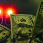Dólar fecha em R$ 5,655 e Bolsa bate recorde nominal com pico acima dos 140 mil pontos